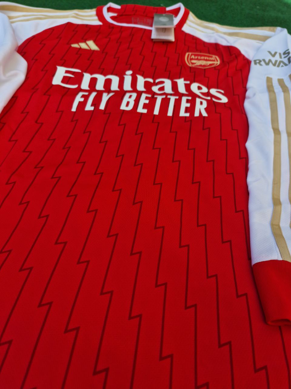 Arsenal Yeni Sezon İç Saha Forması