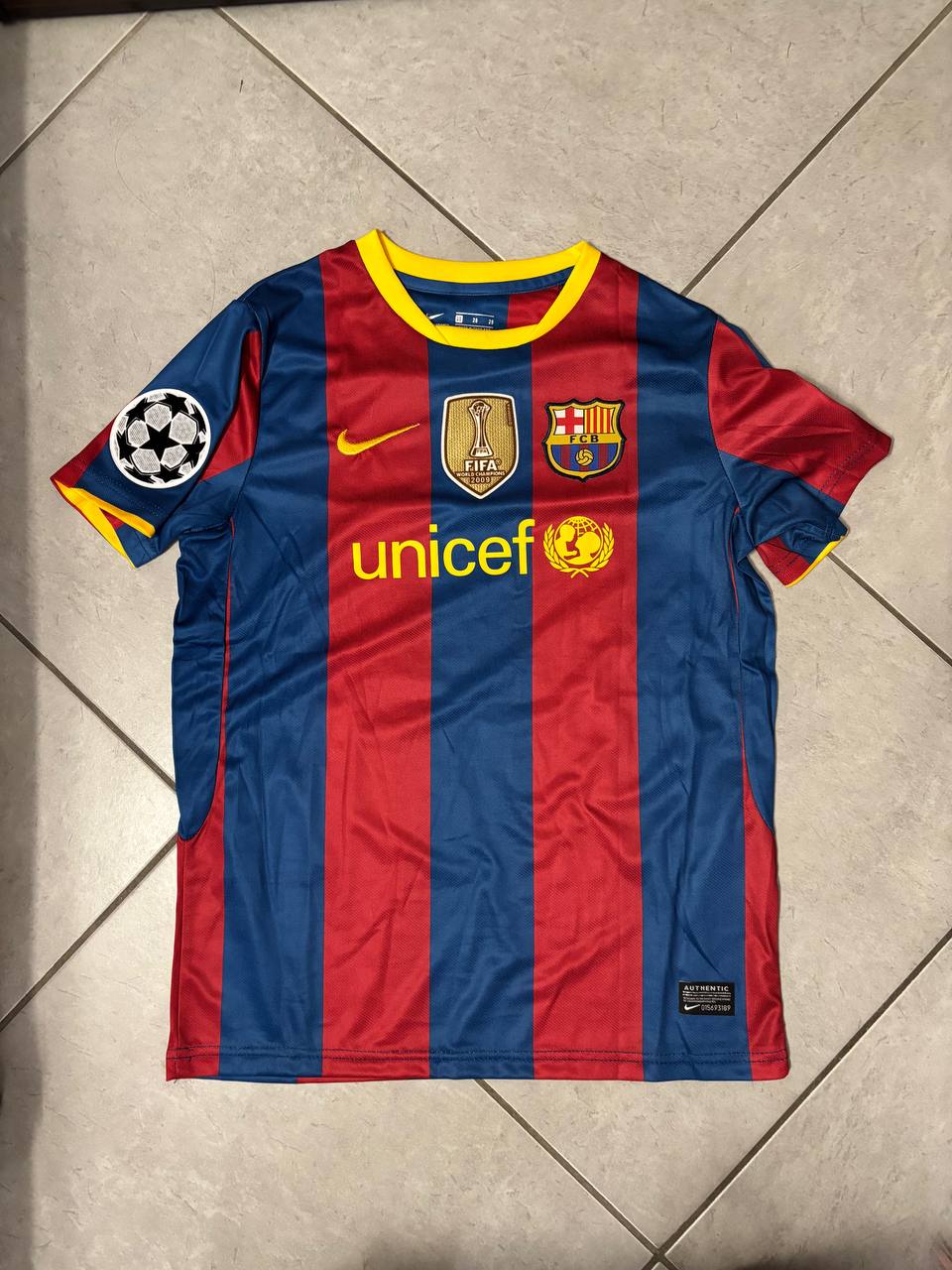 Andres Iniesta Barcelona 2010 Retro Jersey