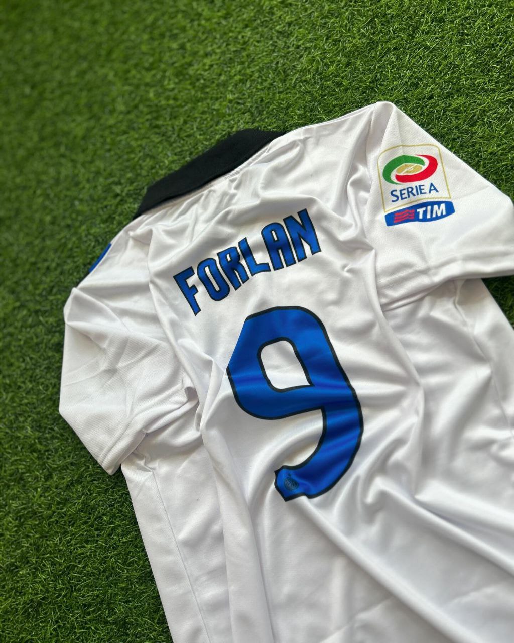 Diego Forlán Inter White Retro Jersey