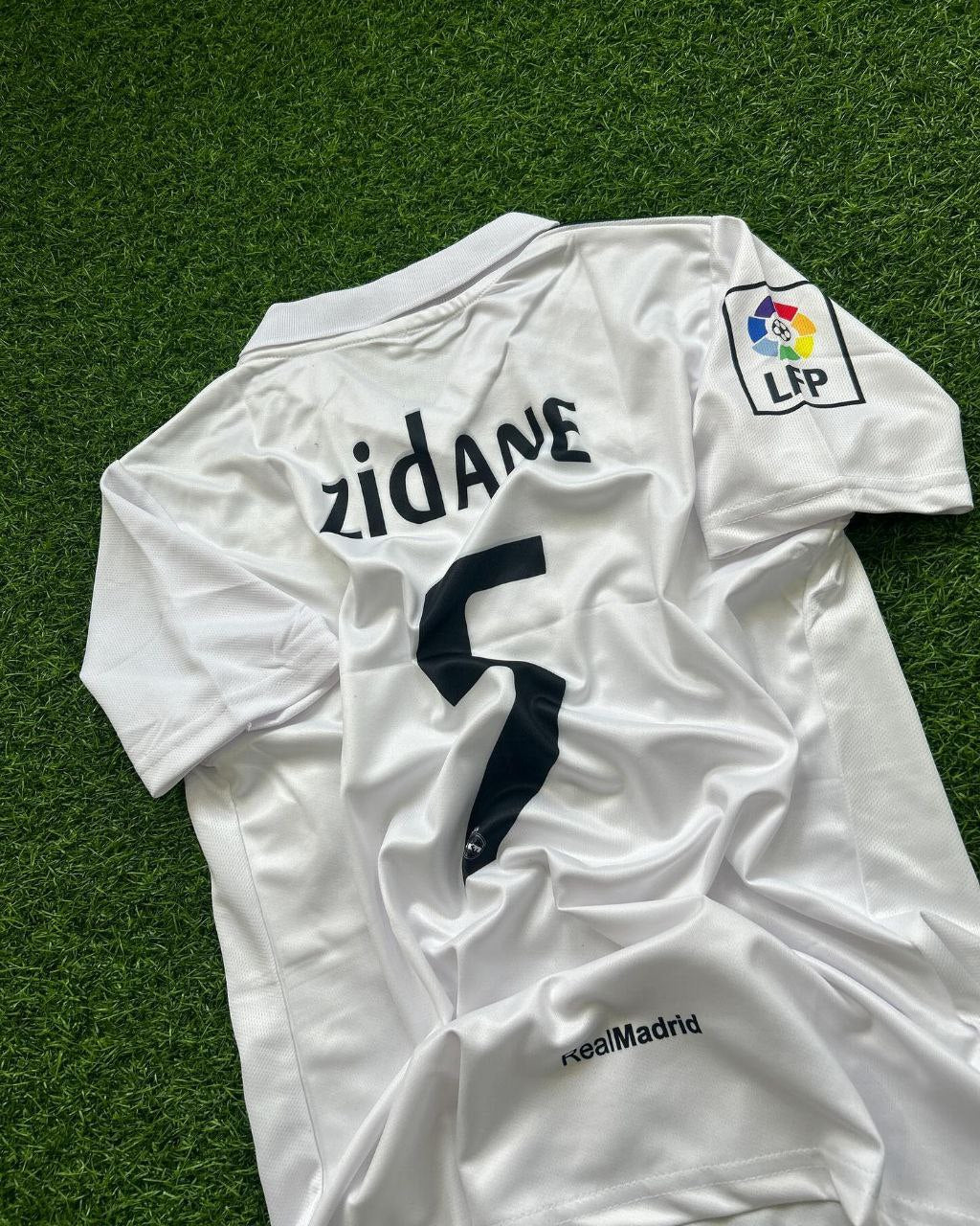 Zinédine Zidane, Real Madrid, weißes Retro-Trikot
