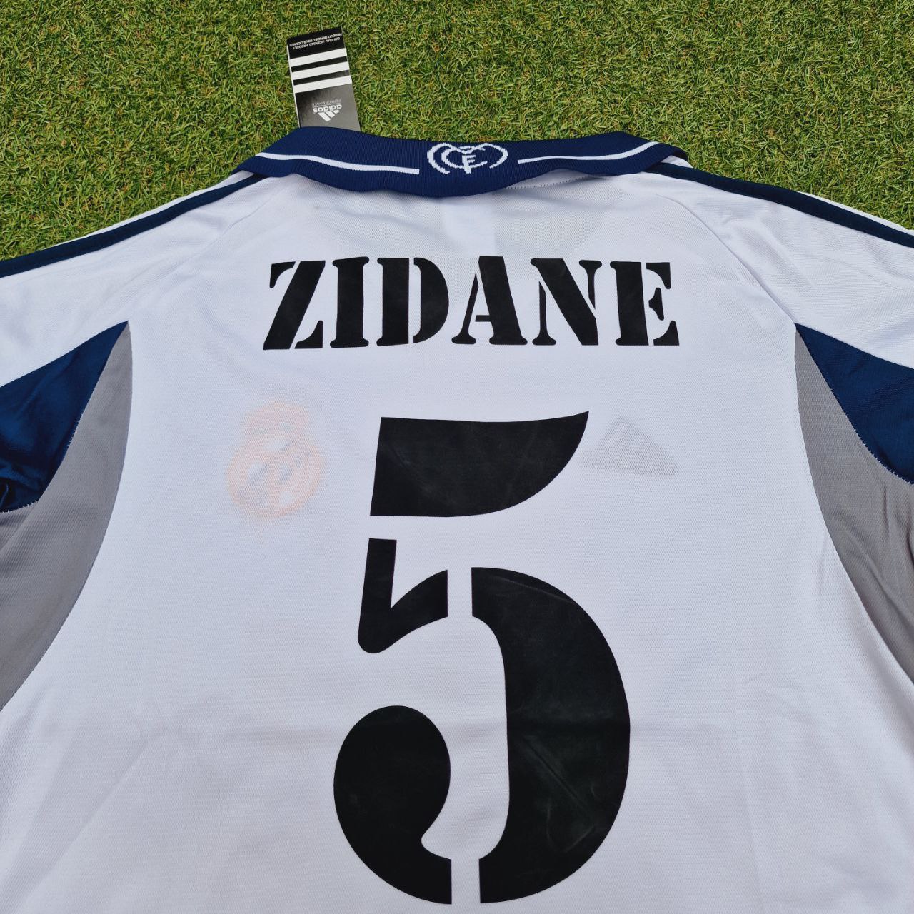 Zinédine Zidane, Real Madrid, weißes Retro-Trikot