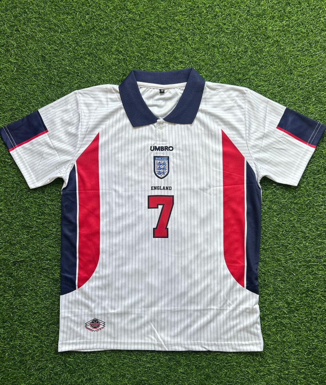 David Beckham England-Retrotrikot in Rot und Weiß