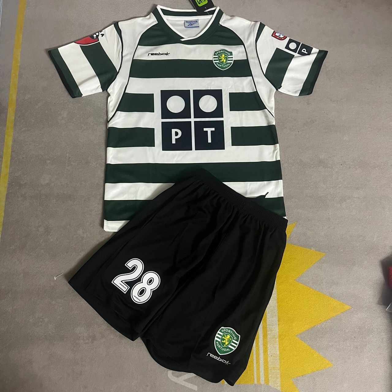 Cristiano Ronaldo Sporting CP Lisbon Kids Children Number 28 Vintage Jersey KinderTrikot Set