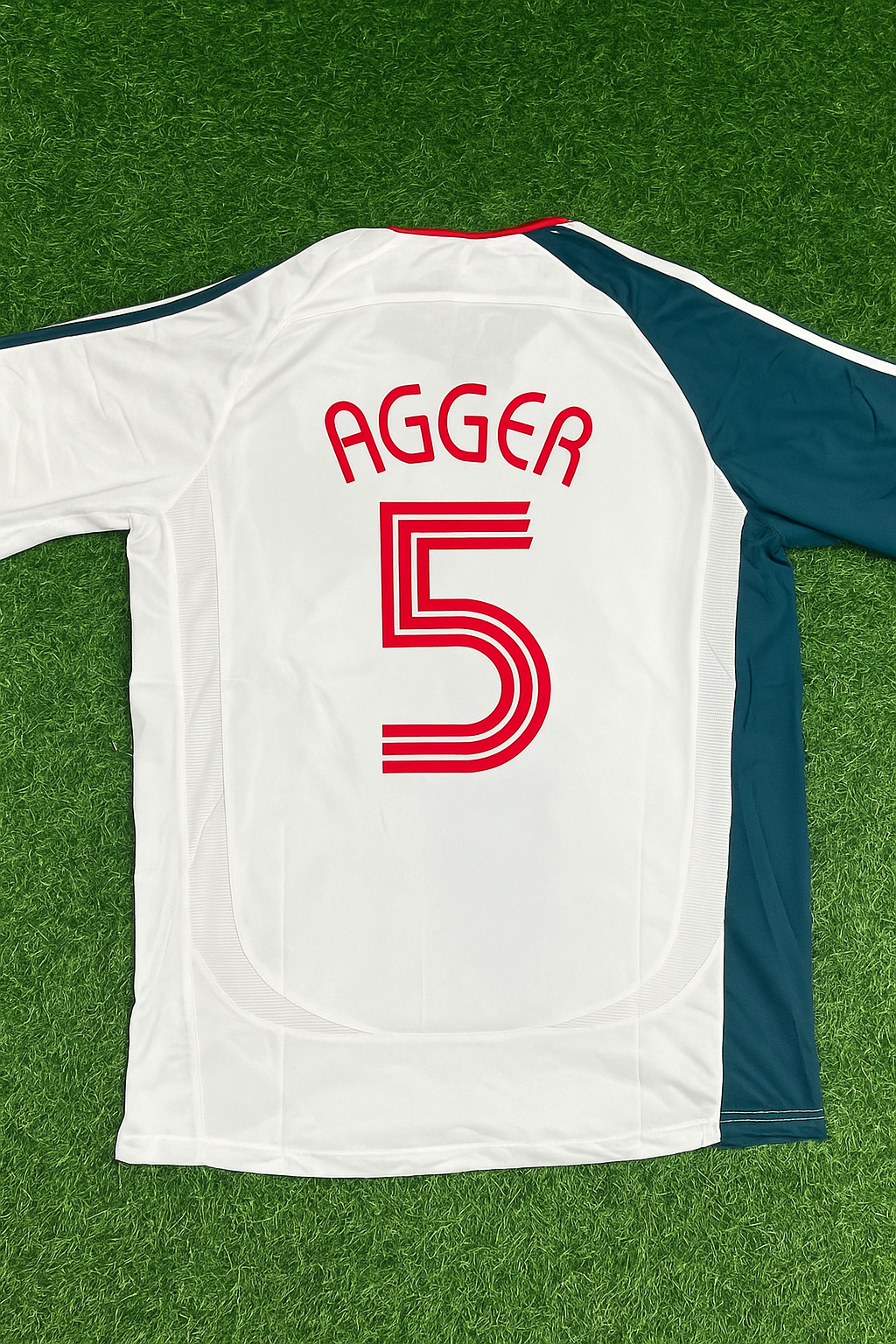 Daniel Agger Liverpool 2006 2007 White Retro Jersey