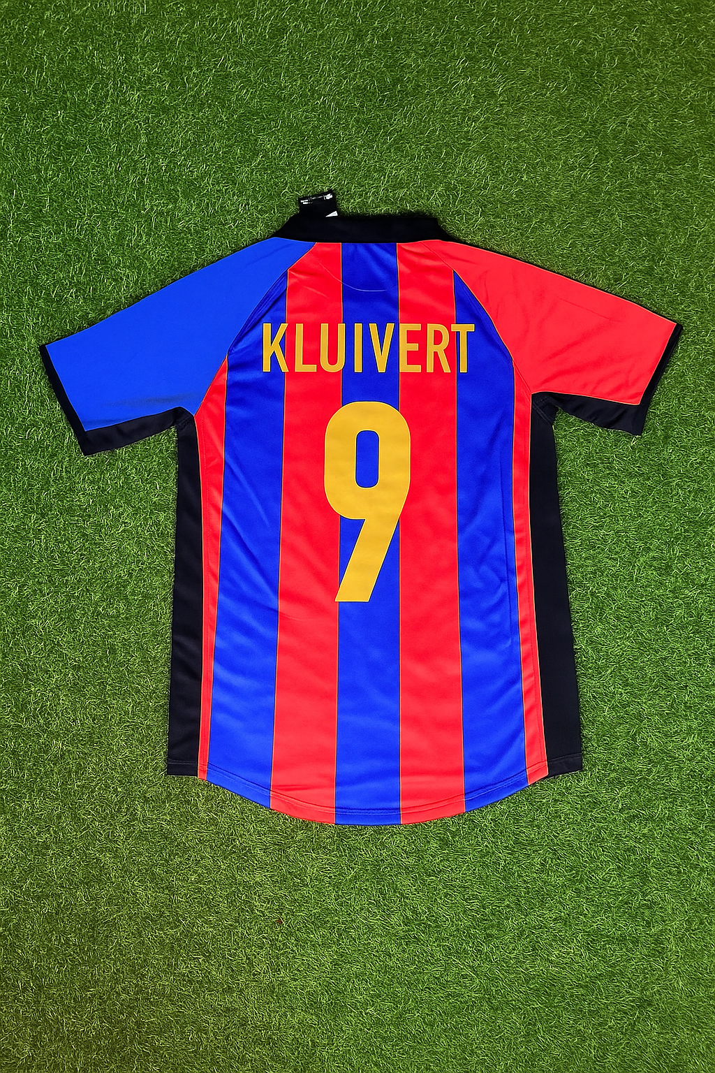 Patrick Kluivert 9 – Barcelona 2001/2002 Home Retro Kit Jersey Trikot Maillot Soccer Shirt