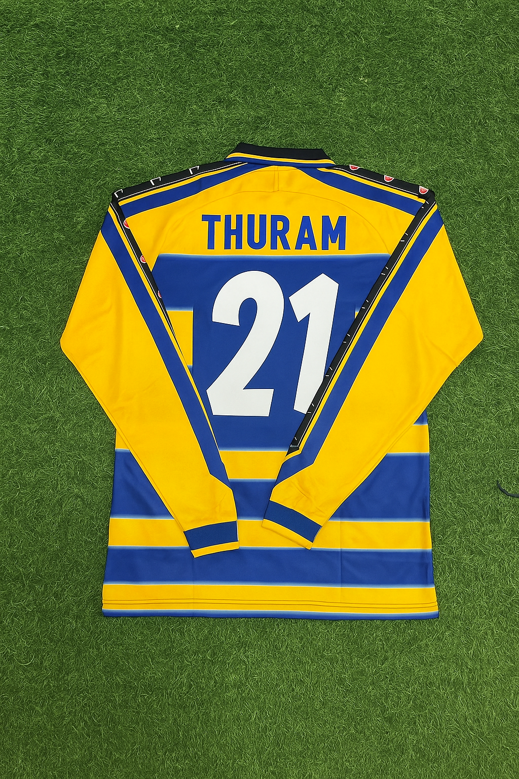 Maillot de football rétro à manches longues Lilian Thuram Parme 1999/2000