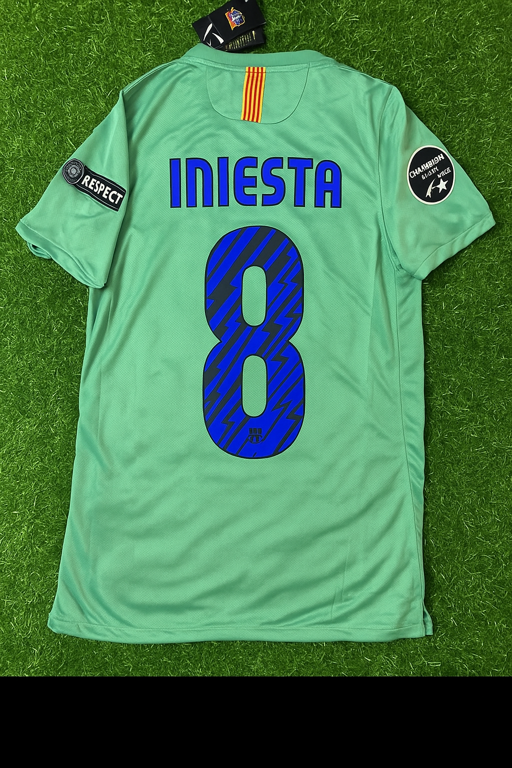 Andres Iniesta 8 - Barcelona 2011/2012 Blue Red Home Retro Jersey Trikot