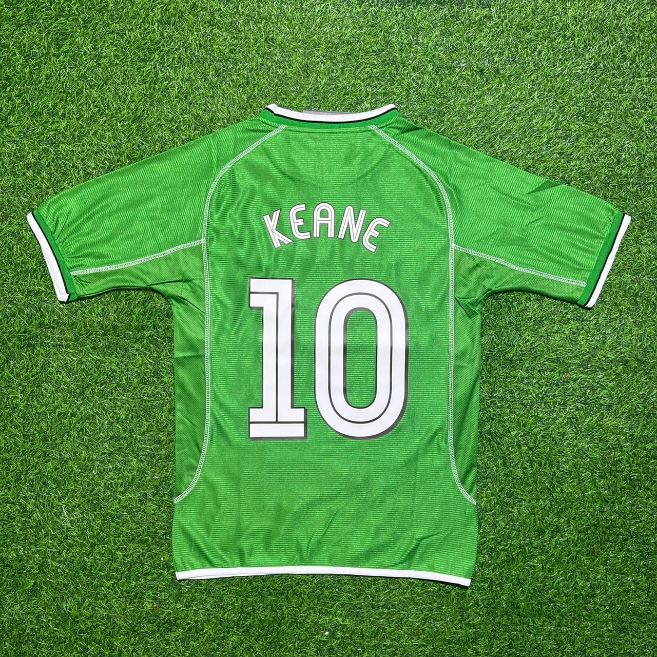 Maillot de football rétro vert Robbie Keane Irlande 2000/2002