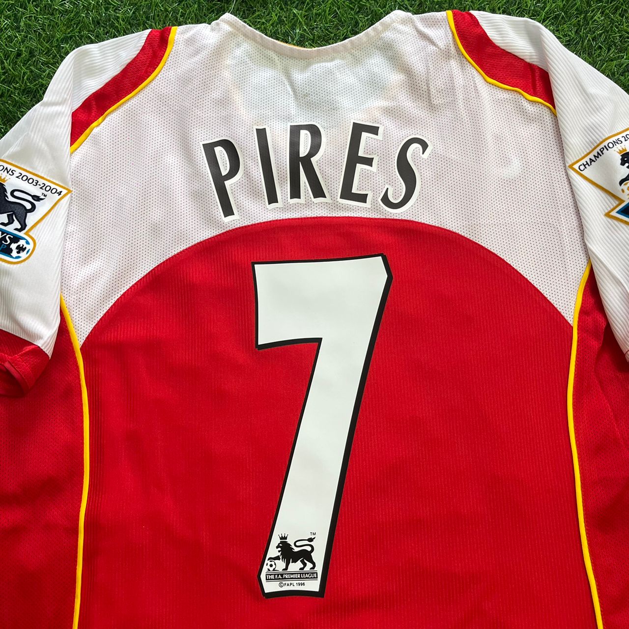Robert Pires #7 - Arsenal 2004/2005 O2 Red Retro Kit Jersey Trikot Maillot Soccer Shirt