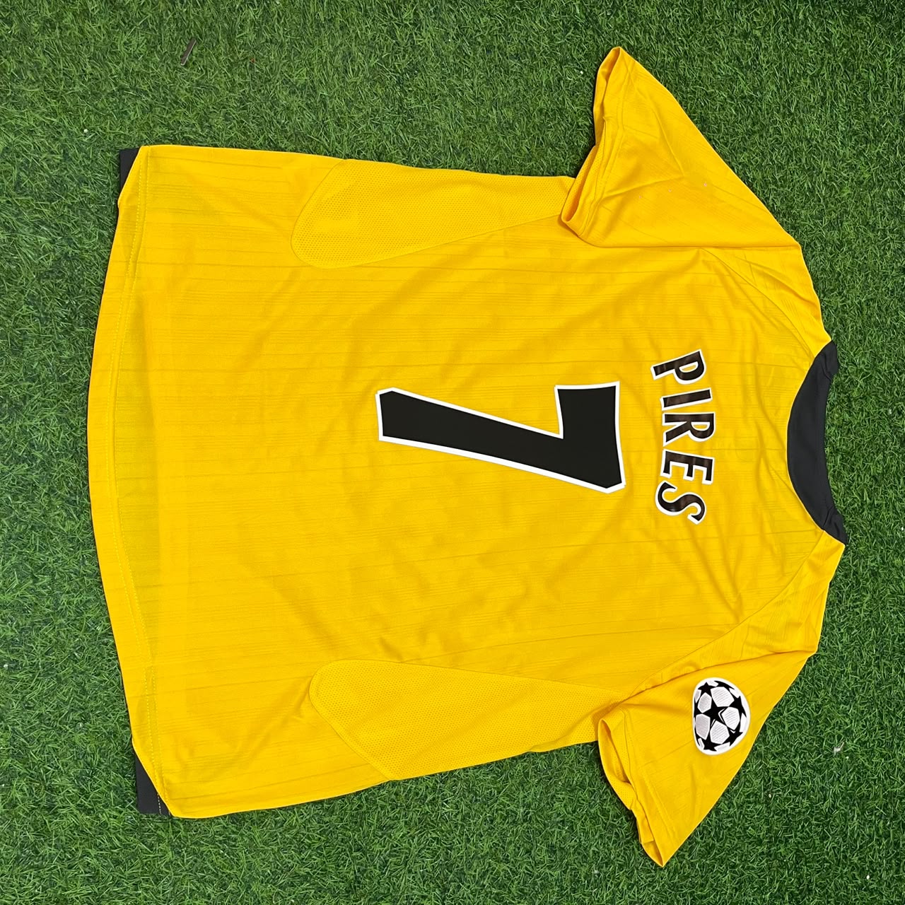 Robert Pires 7 - Arsenal 2005/06 Yellow Retro Kit Jersey Trikot Maillot Maglia