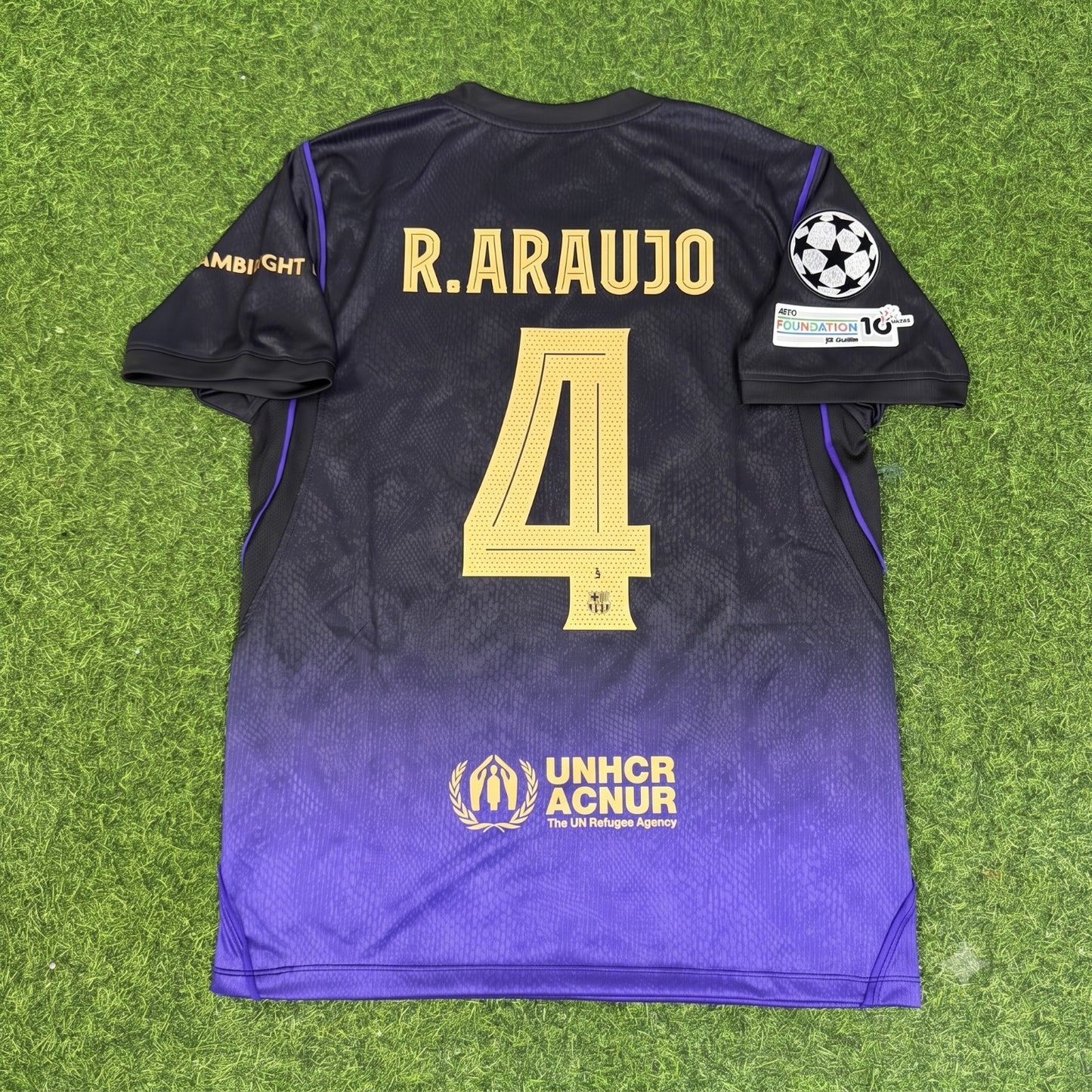 Ronald Araújo #4 Barcelona 2027 Champions League Patch New Season Away Jersey Trikot Maillot Soccer Shirt