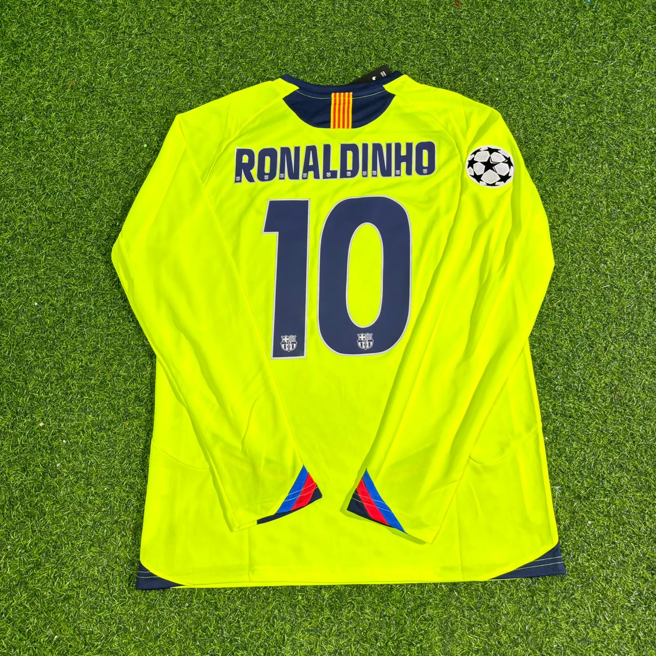 Ronaldinho Gaucho Barcelona 2005-2006 Yellow Green Retro Long Sleeve Football Jersey