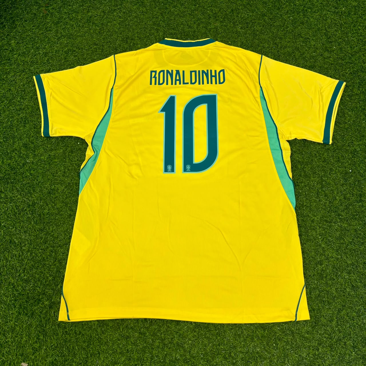 Maillot de football rétro Ronaldinho Brésil 