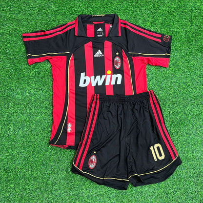 Ronaldinho Gaucho #10 Milan Retro Kids Kit Set Kindertrikot Maillot Enfant Kindertrui