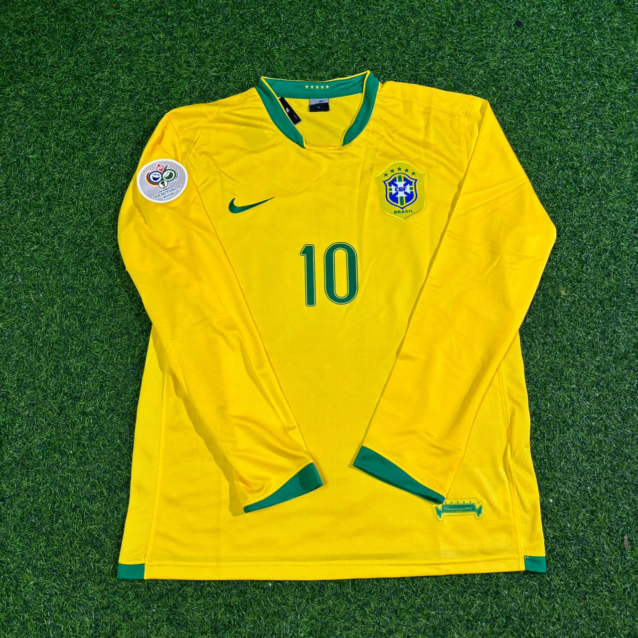 Ronaldinho Gaúcho #10 Brazil 2006 World Cup Long Sleeve Football Jersey