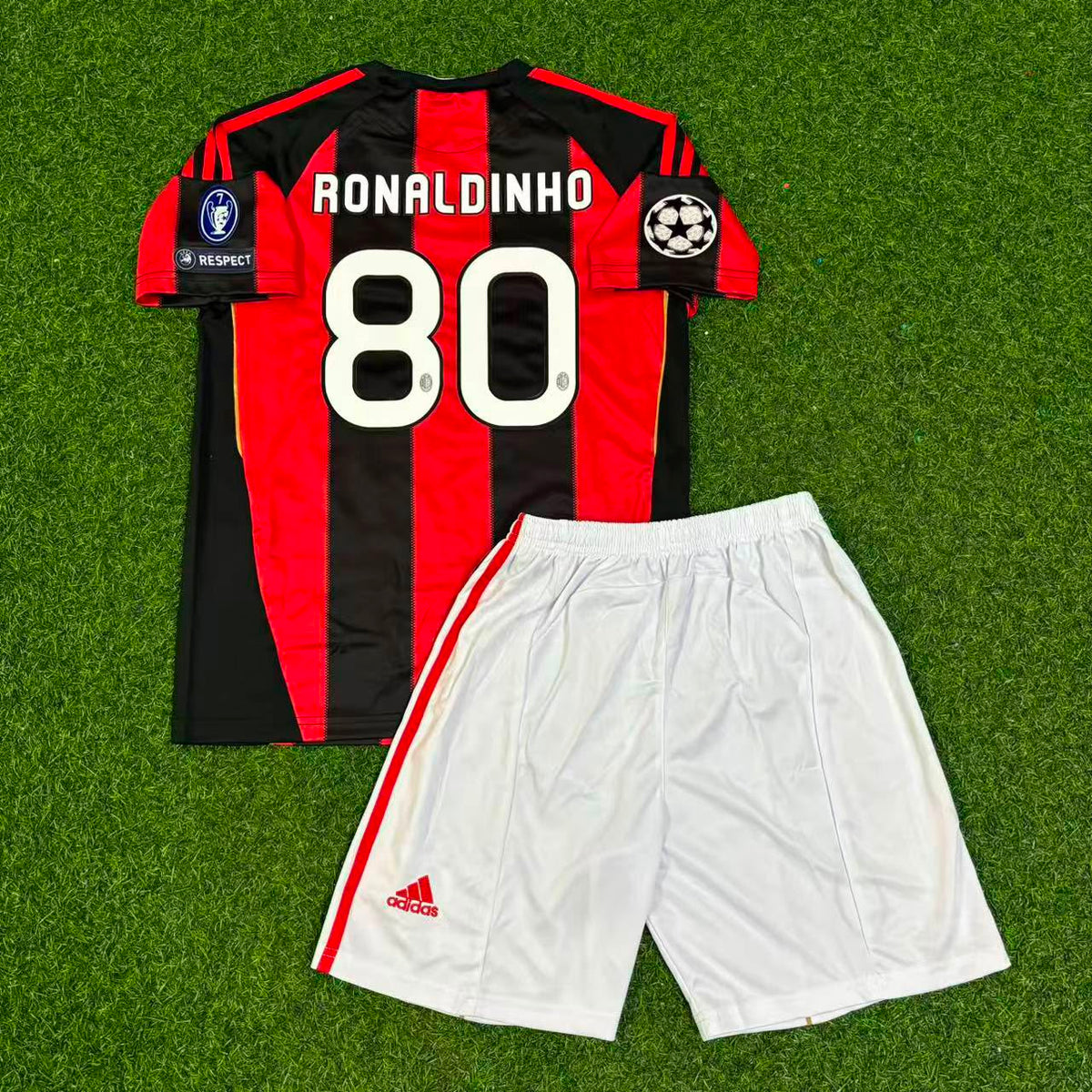 Ronaldinho Gaucho 10 - Milan 2010/2011 Home Kids Retro Jersey Trikot