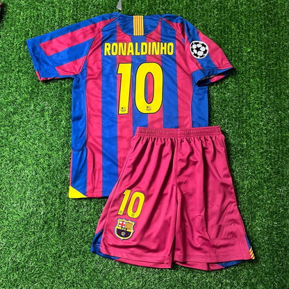 Ronaldinho Gaucho Barcelona 05/06 Home Kids Kit – Kit Jersey for Children – | KinderTrikot | Maillot Enfant Soccer Shirt