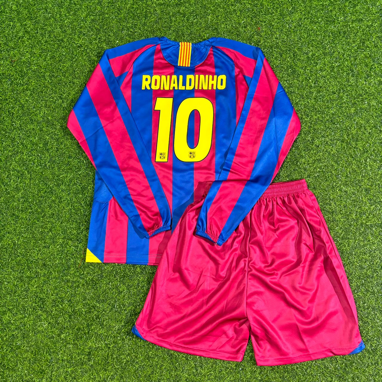 Ronaldinho Gaúcho Barcelona 2005-2006 Long Sleeve Kids Retro Football Jersey