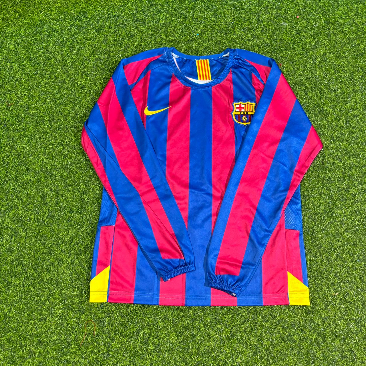 Ronaldinho Gaúcho Barcelona 2005-2006 Retro Long Sleeve Football Jersey