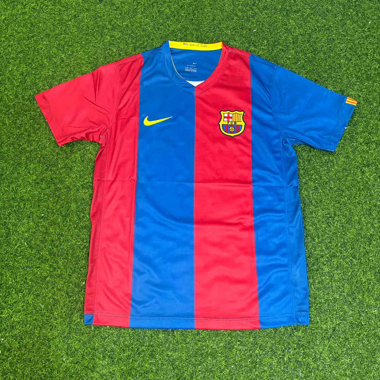 Ronaldinho Gaucho Barcelona 2006/2007 Home Retro Football Jersey
