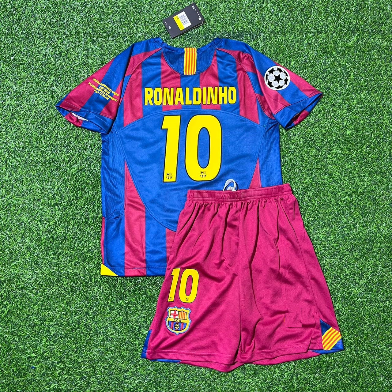 Ronaldinho Gaucho Barcelona 2006 Final Kids Retro Short Sleeve Football Jersey Kit
