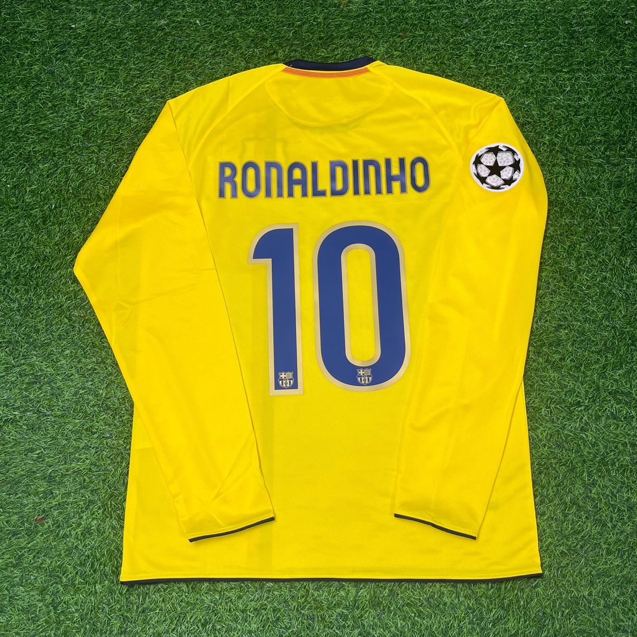 Maillot de football rétro à manches longues jaune Ronaldinho Gaúcho Barcelone 2008-2009