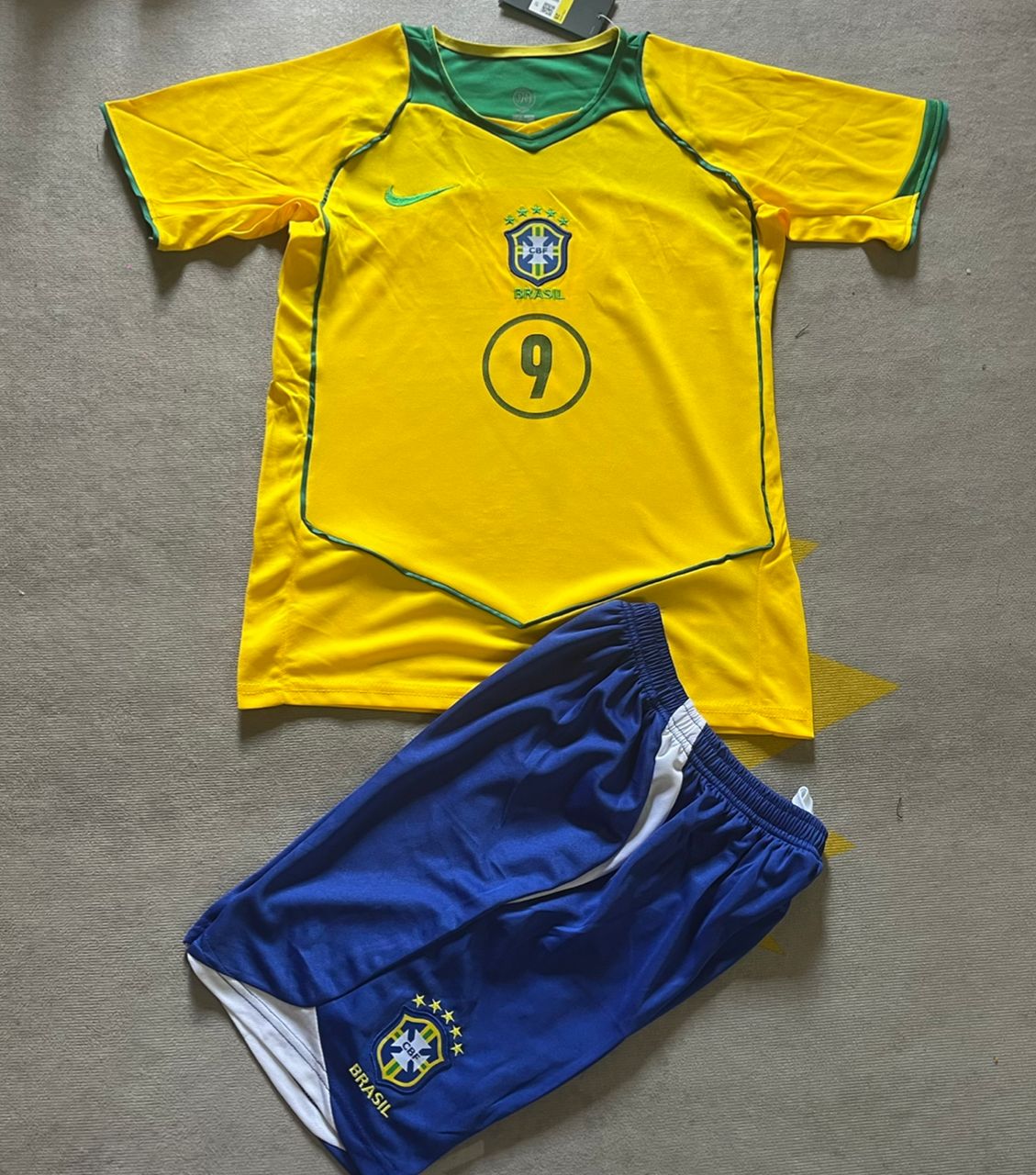 Ronaldo Nazario El Fenomeno Brazil Retro Kids kit Kindertrikot Cocuk formasi maillot enfant camiseta kindertrui