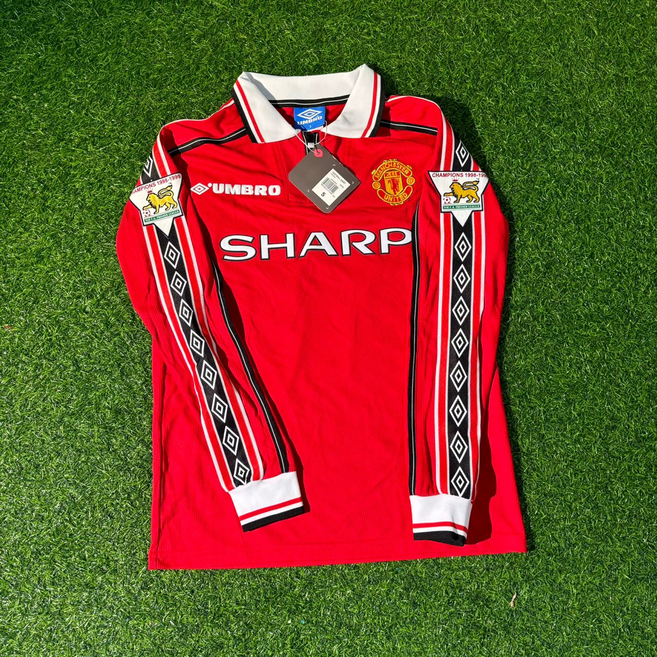 Roy Keane Manchester United 1999 Red Long Sleeve Football Jersey