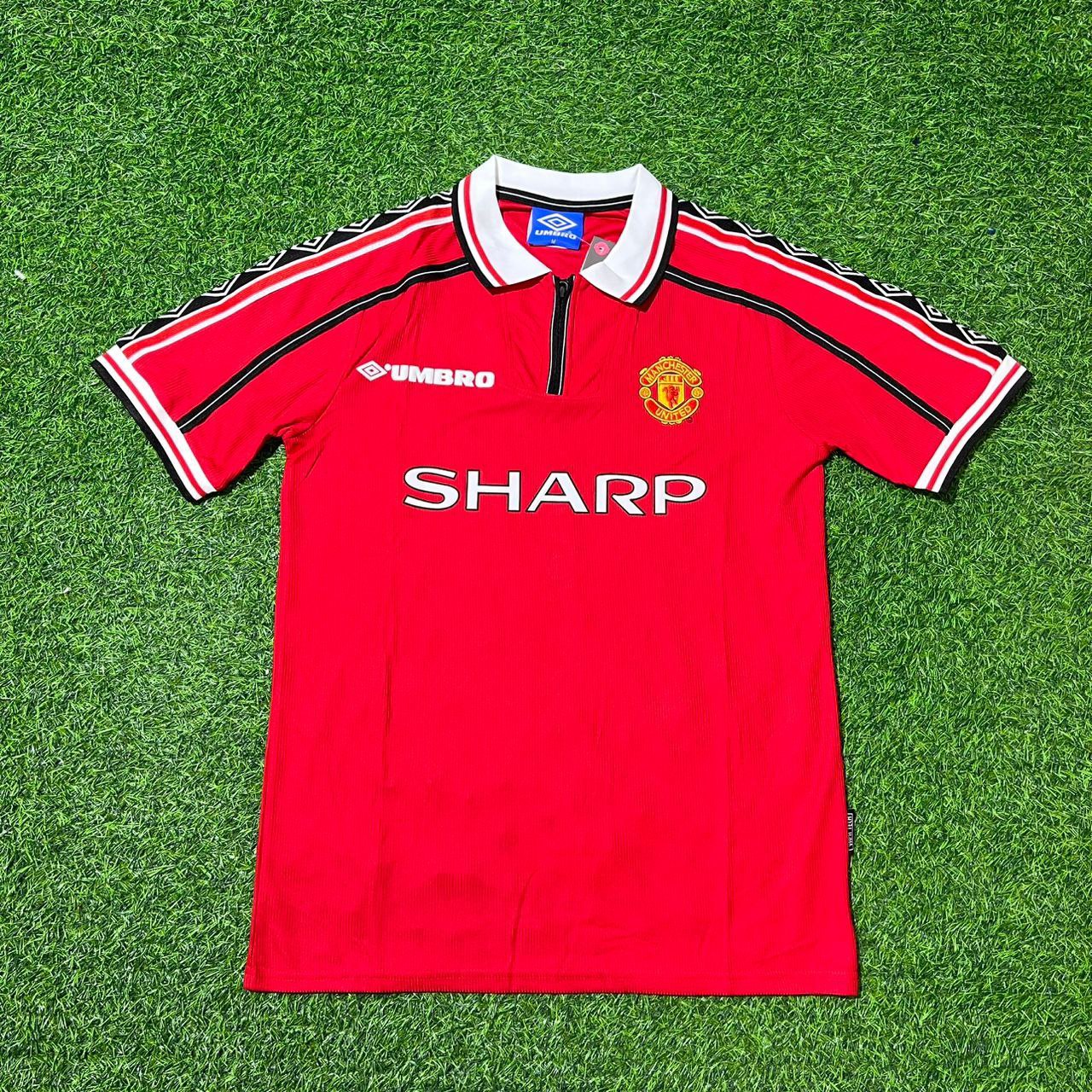 Roy Keane Manchester United 1999 Red Retro Football Jersey
