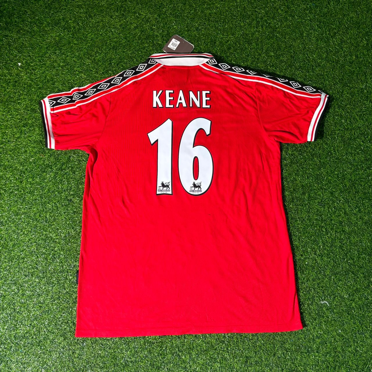 Roy Keane Manchester United 1999 Red Retro Football Jersey