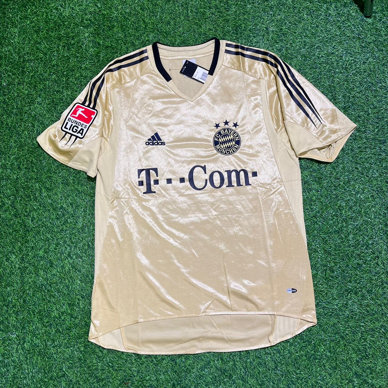 Roy Makaay Bayern München 2004/05 Retro Golden Fußballtrikot Set