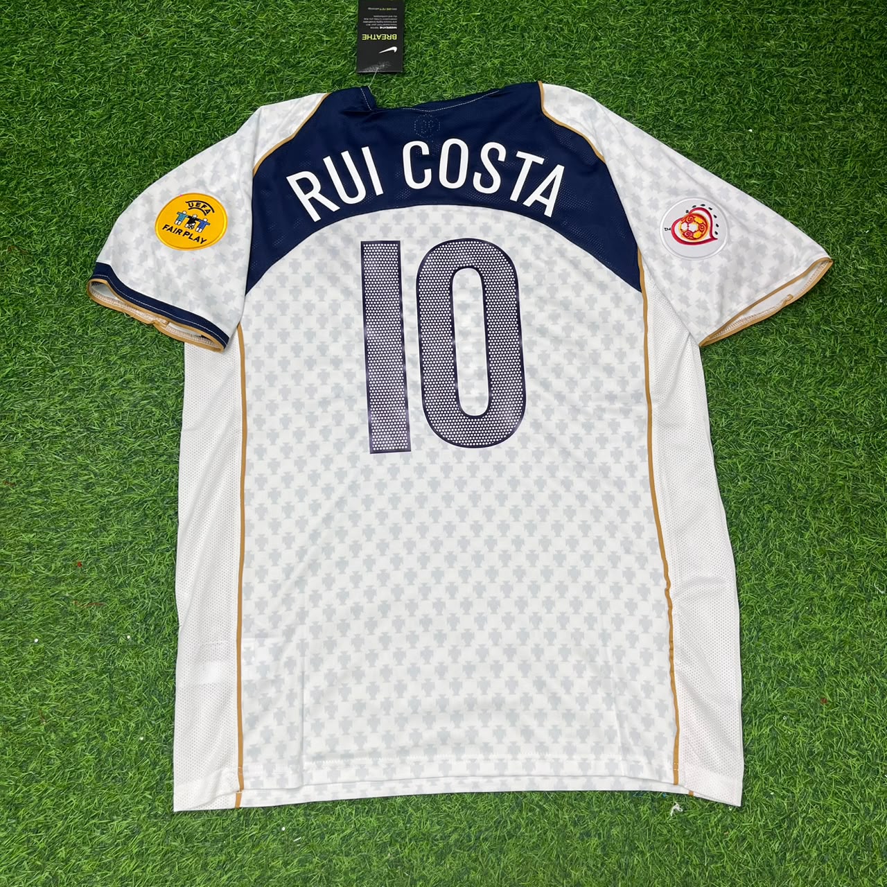 Maillot de football extérieur rétro blanc Cristiano Ronaldo 17 Portugal EURO 2004