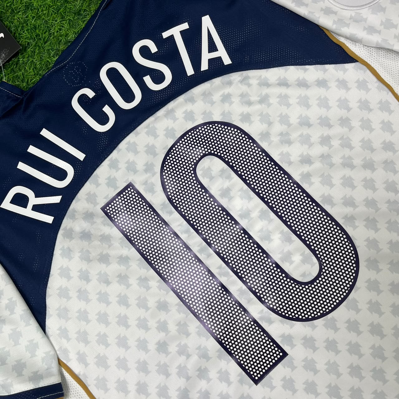 Maillot de football extérieur rétro blanc Cristiano Ronaldo 17 Portugal EURO 2004
