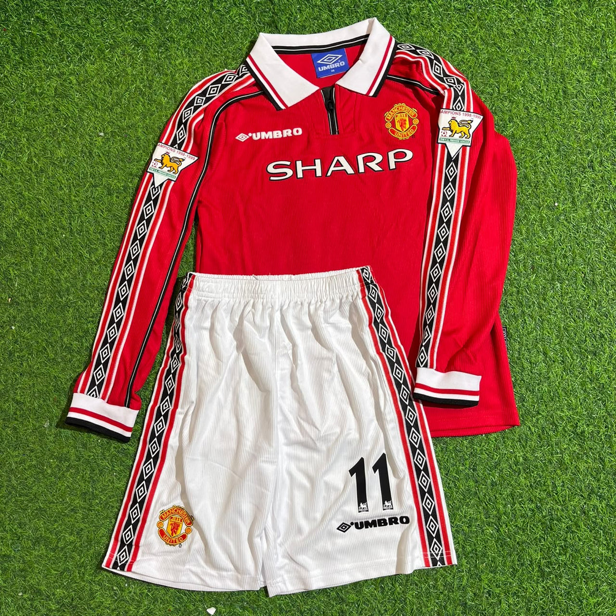 Ryan Giggs 11 - Manchester United 1999 Red Long Sleeve Kids Kit Jersey Trikot Maillot
