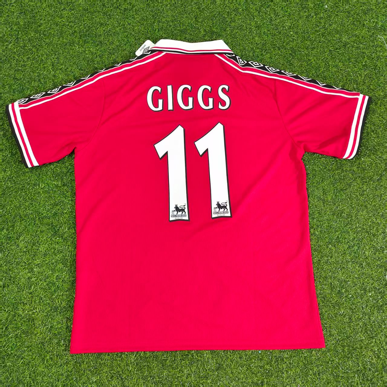 Ryan Giggs Manchester United 1999 Red Retro Football Jersey