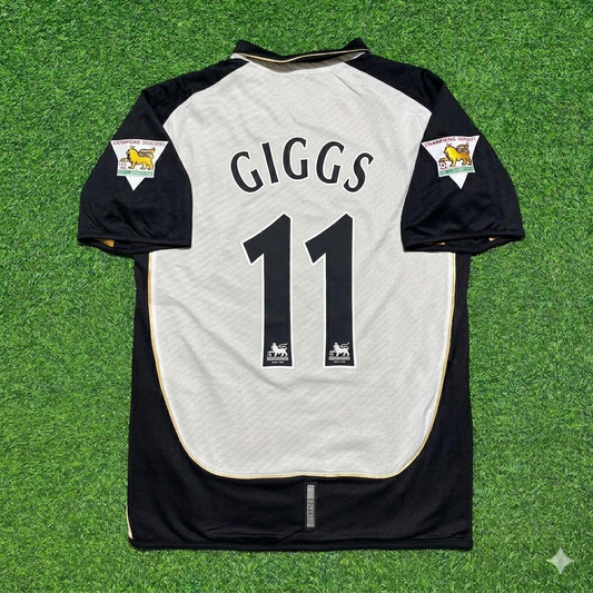 Ryan Giggs #11 Manchester United 2001-2002 Reversible Retro Jersey