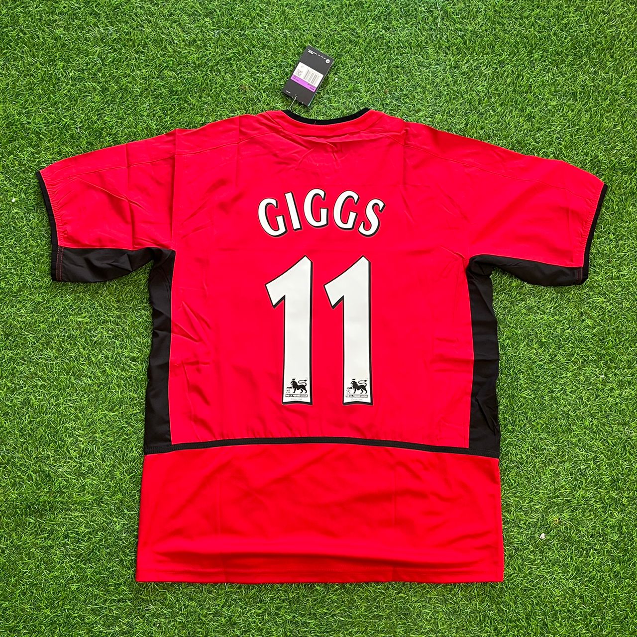 Ryan Giggs Manchester United 2002/2004 Red Retro Football Jersey