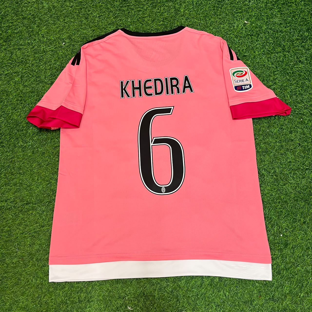 Sami Khedira Juventus Retro Pink 2015-2016 Jersey Trikot