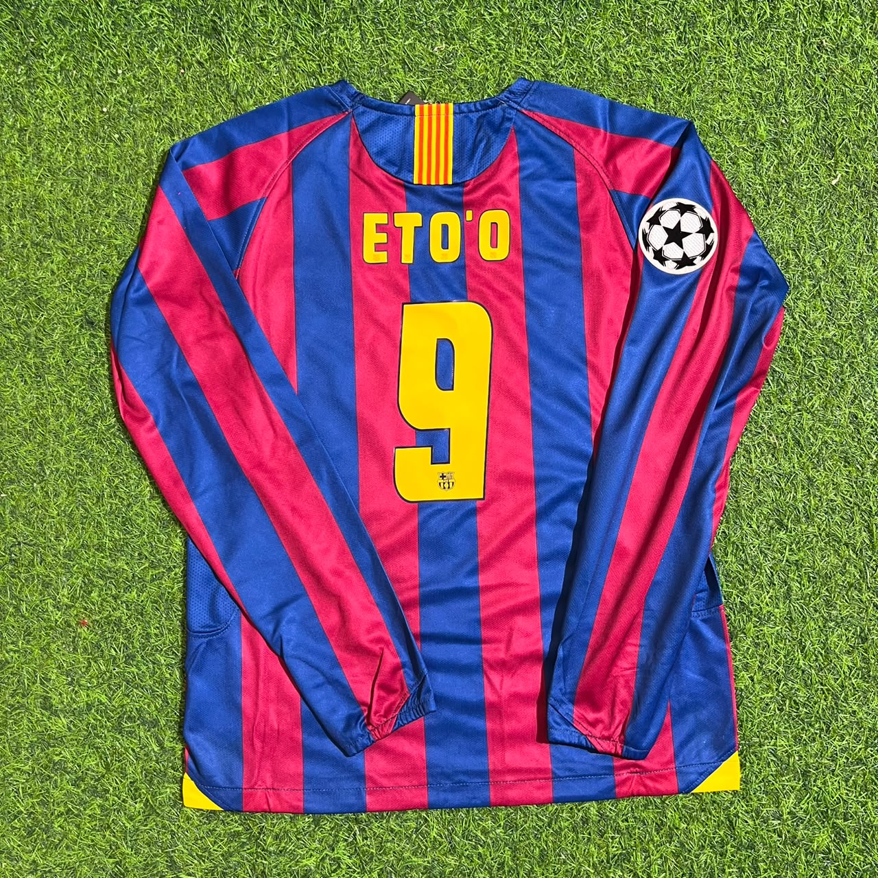 Samuel Eto'o Barcelona 2005-2006 Long Sleeve Kids Retro Football Jersey