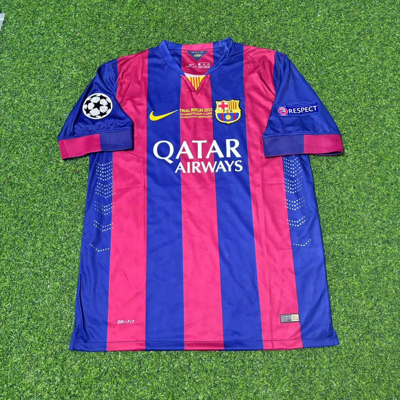 Sergio Busquets Barcelona 2015 Champions League Final Retro Football Jersey