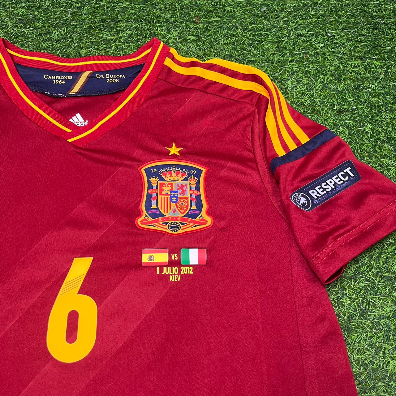 Sergio Busquets Spain EURO 2012 Final Retro Football Jersey Kit