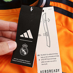 Orangefarbenes Special Edition-Trikot von Real Madrid