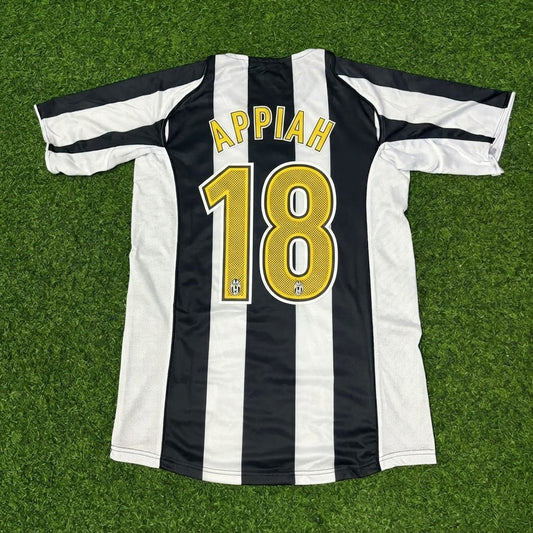 Stephen Appiah #18 Juventus 2004-2005 Black White Home Retro Football Jersey