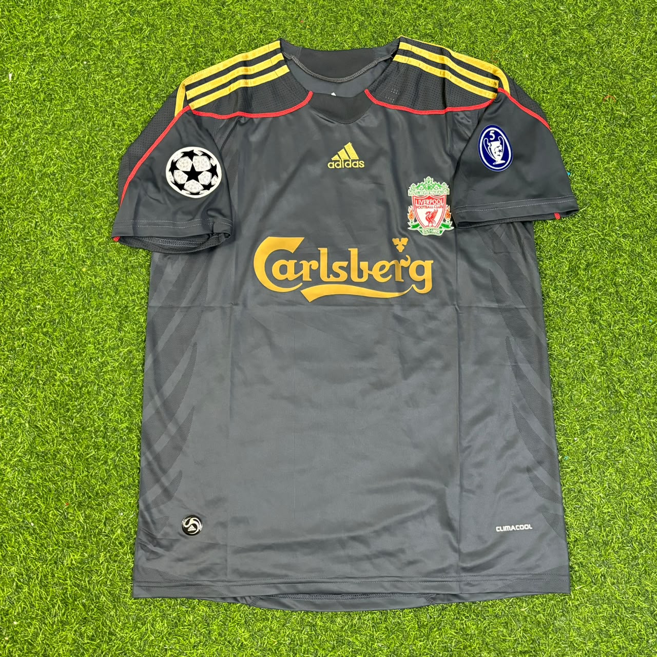 Steven Gerrard – Liverpool 2009-10 Black Retro Kit Jersey – | Trikot | Maillot Soccer Shirt