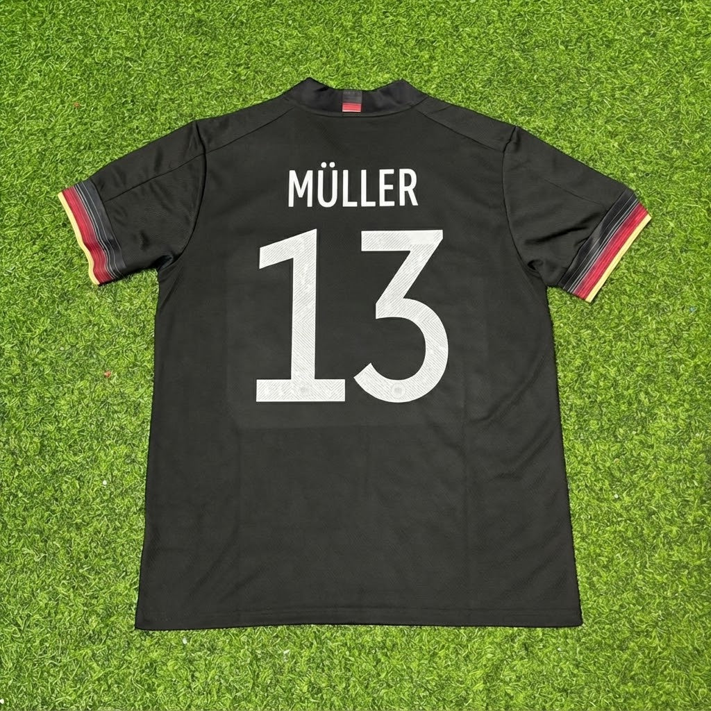 Thomas Müller #13 Germany Black Retro Football Jersey