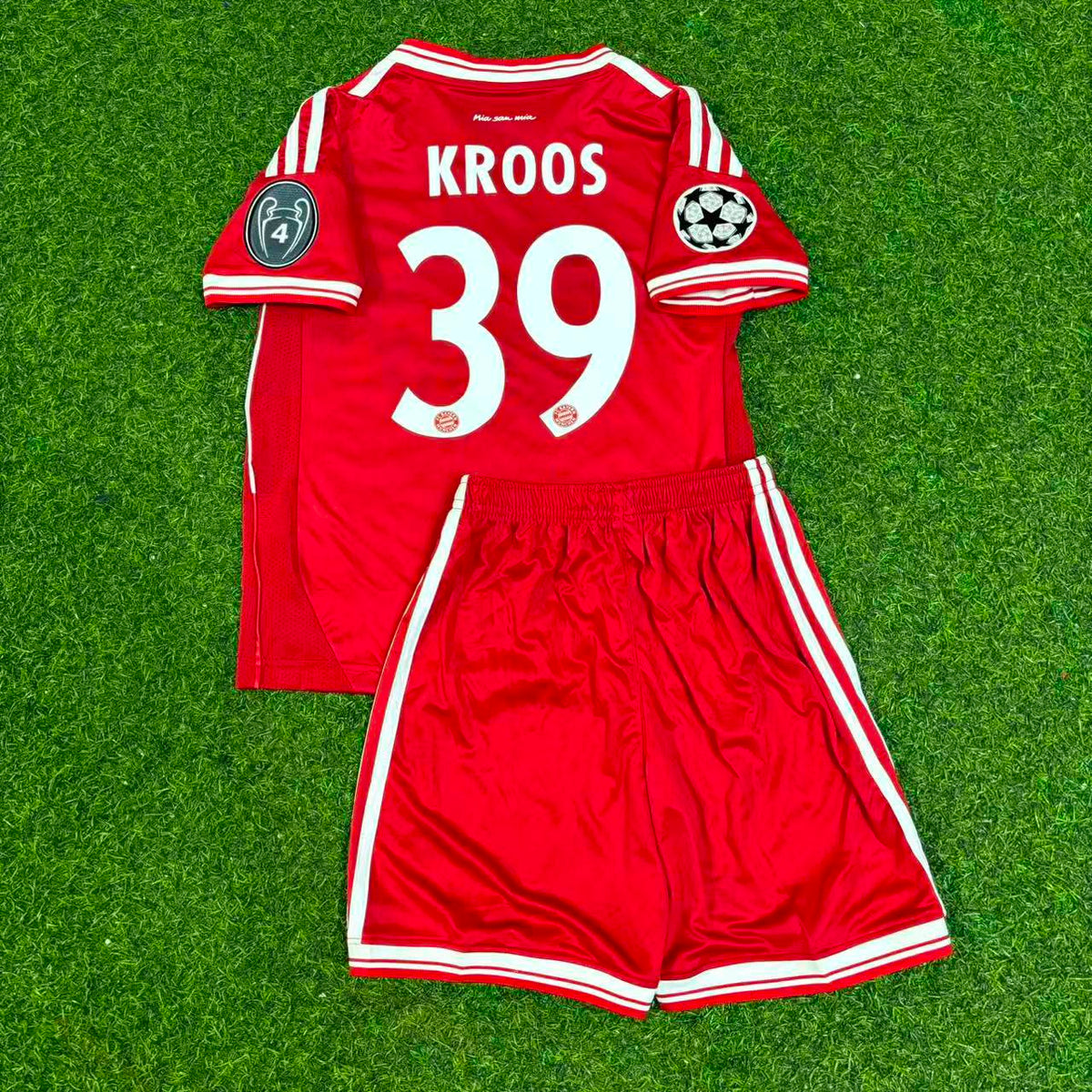 Toni Kroos #39 Bayern Munich 2013 Champions League Final Kids Retro Kit
