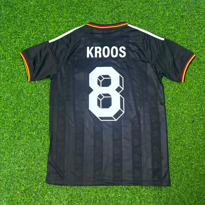 Toni Kroos 8# Maillot de Football Rétro Vintage Noir Allemagne