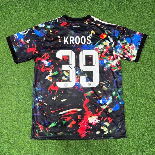 Toni Kroos 39- Bayern München Oktoberfest Spezial-Edition Fußballtrikot