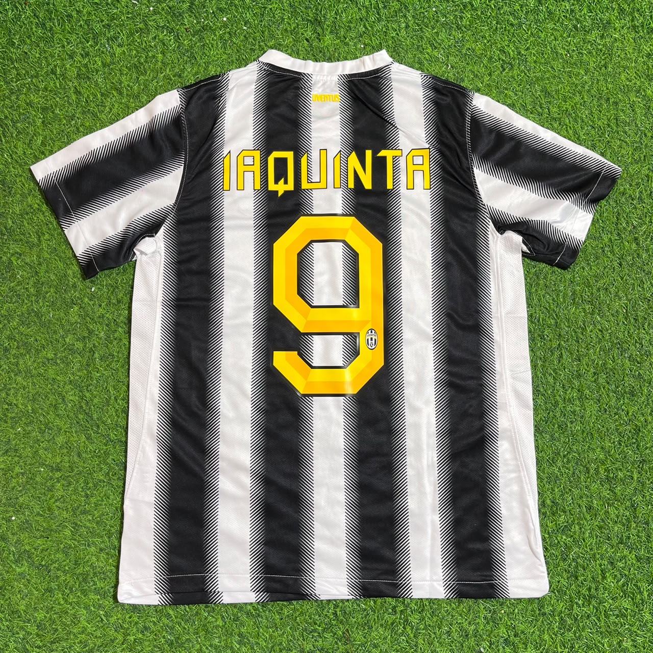 Vincenzo Iaquinta Juventus Home 2011 2012 Season Retro Jersey Trikot