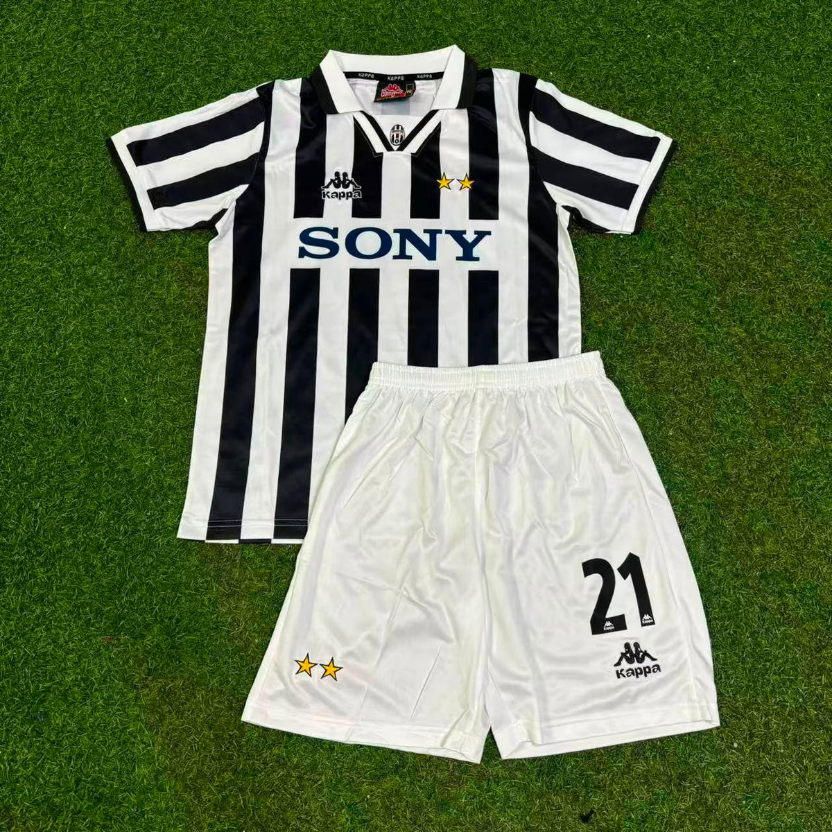 Zinedine Zidane Juventus 1996 1997 Kids Retro Football Jersey